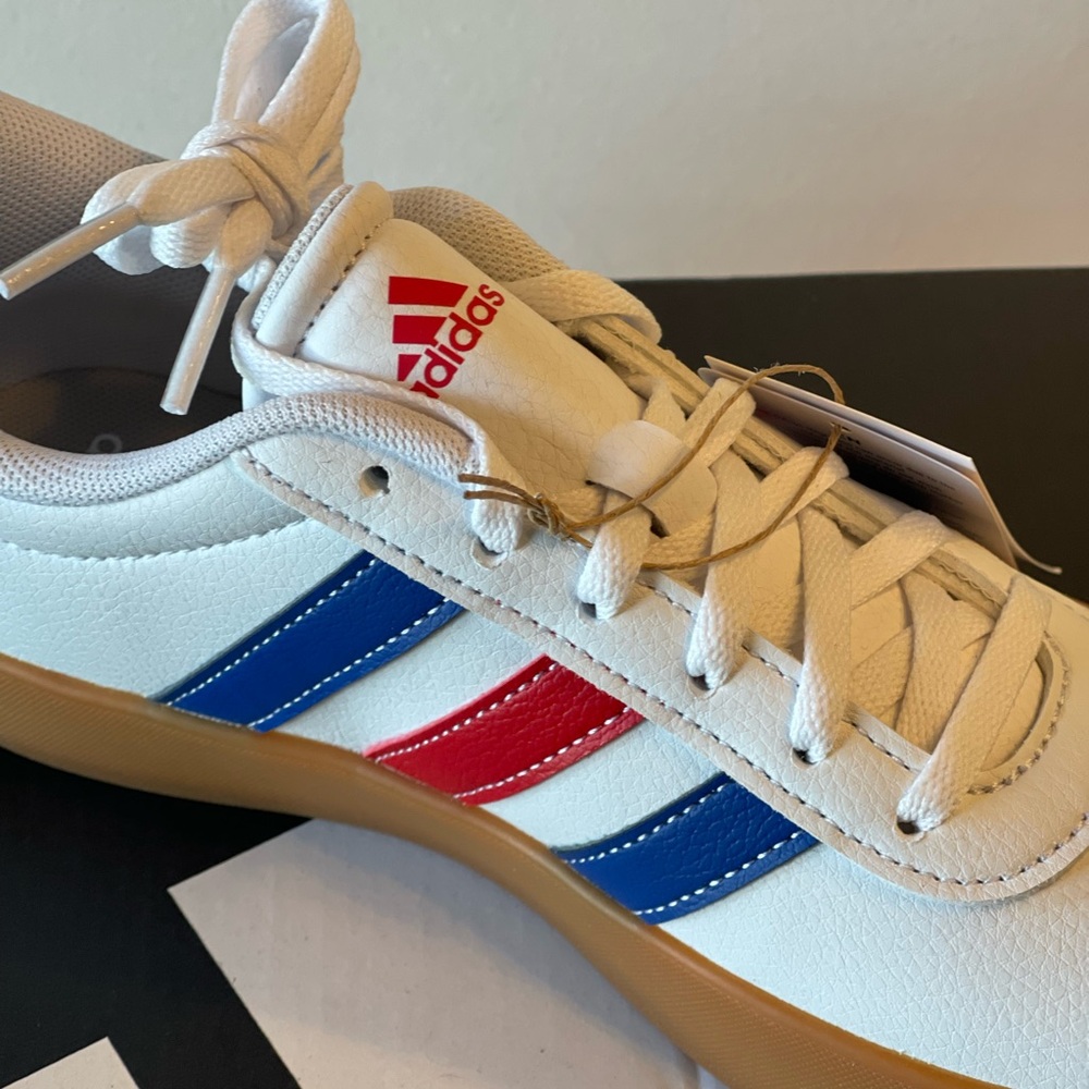 NIB ADIDAS VL COURT 3.0 KIDS CLOUD WHITE/ROYAL BLUE/BETTER SCARLET JH8721 - Picture 5 of 16